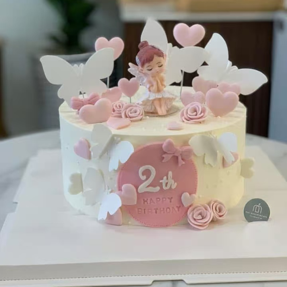 Pink birthday cake at Angkor Cake Studio